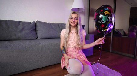 Брат исполнил желание сестры отсосать ему в свой день рождения