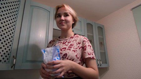 Пришел за солью к соседке, а получил секс после воздержания в 6 месяцев