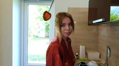 Гипнозом заманивает подругу на секс и заливает бабу спермой