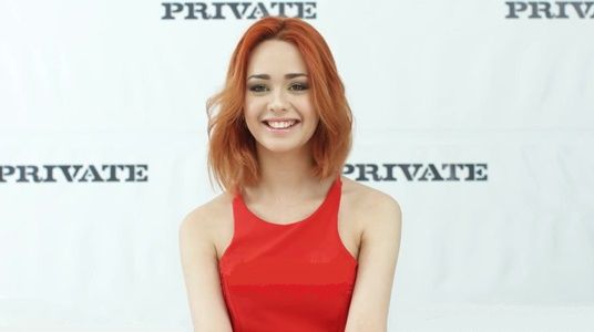 Рыжая красавица пришла на кастинг рассказать свою историю и заняться сексом