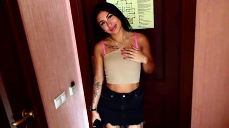 Заказал русскую шлюху с OnlyFans в гостиницу и спустил ей в ротик